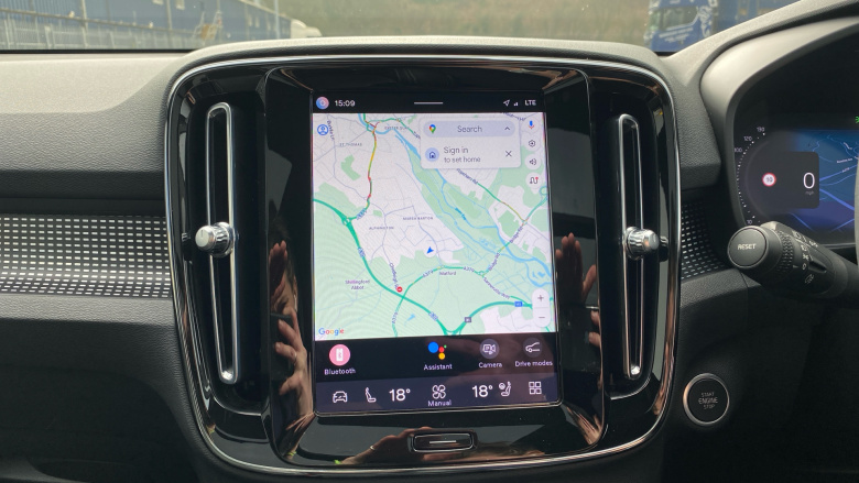 Volvo XC40 2.0 B4P Ultimate Dark 5dr Auto Petrol Estate